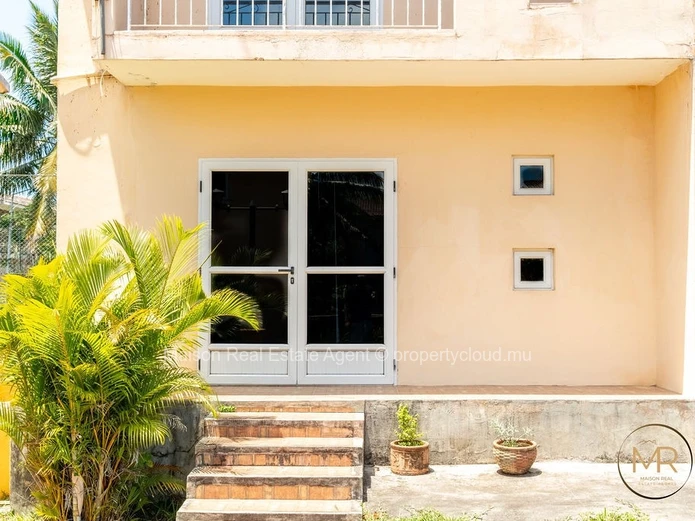 Stunning Coastal Retreat in Grand Gaube